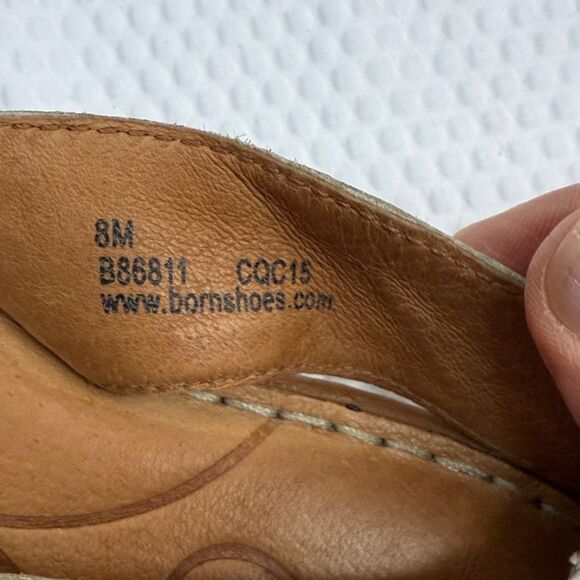 Born Cream Leather Women Sandals Thongs Flips - Picture 3 of 10